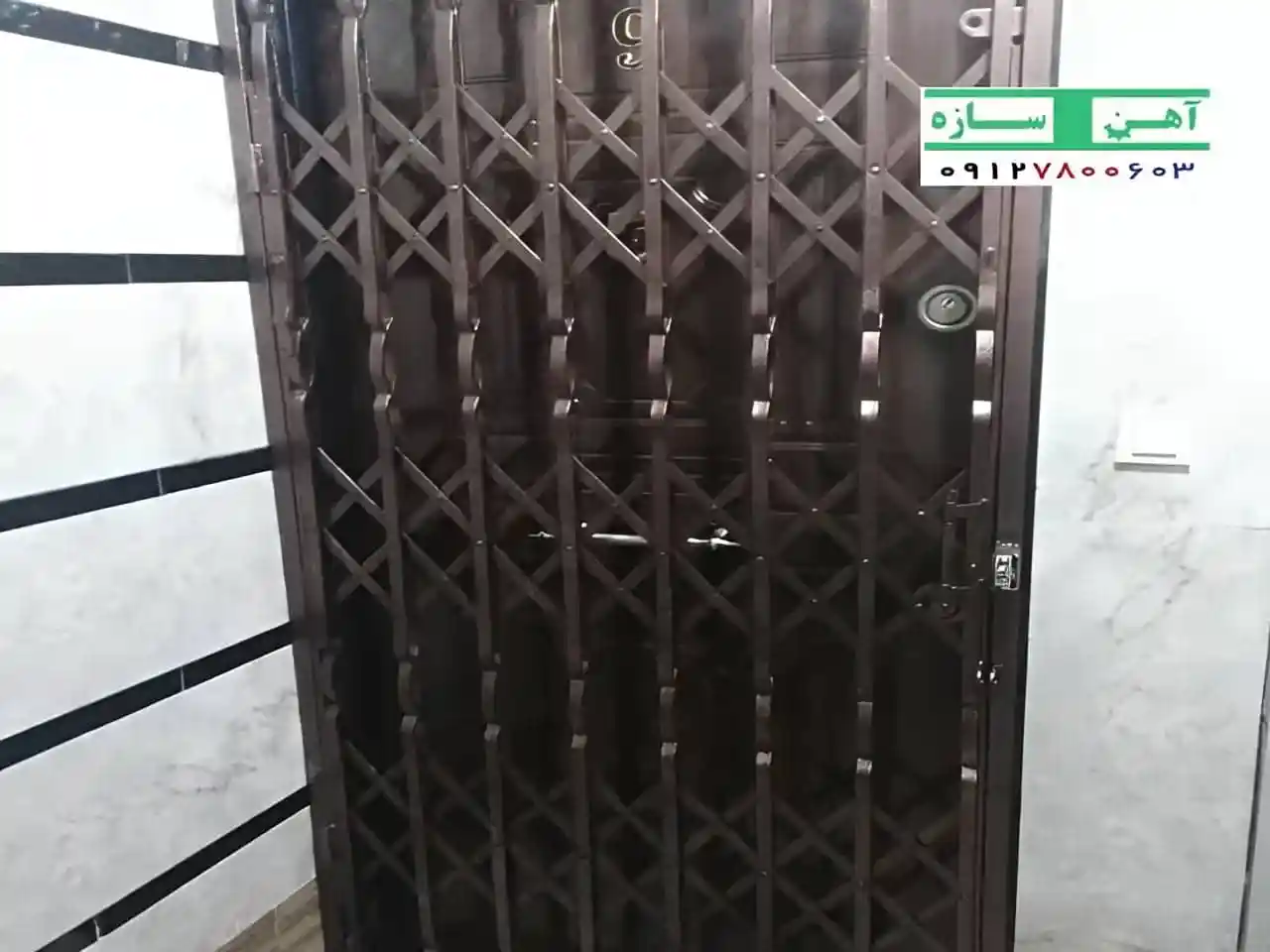 حفاظ درب آکاردئونی