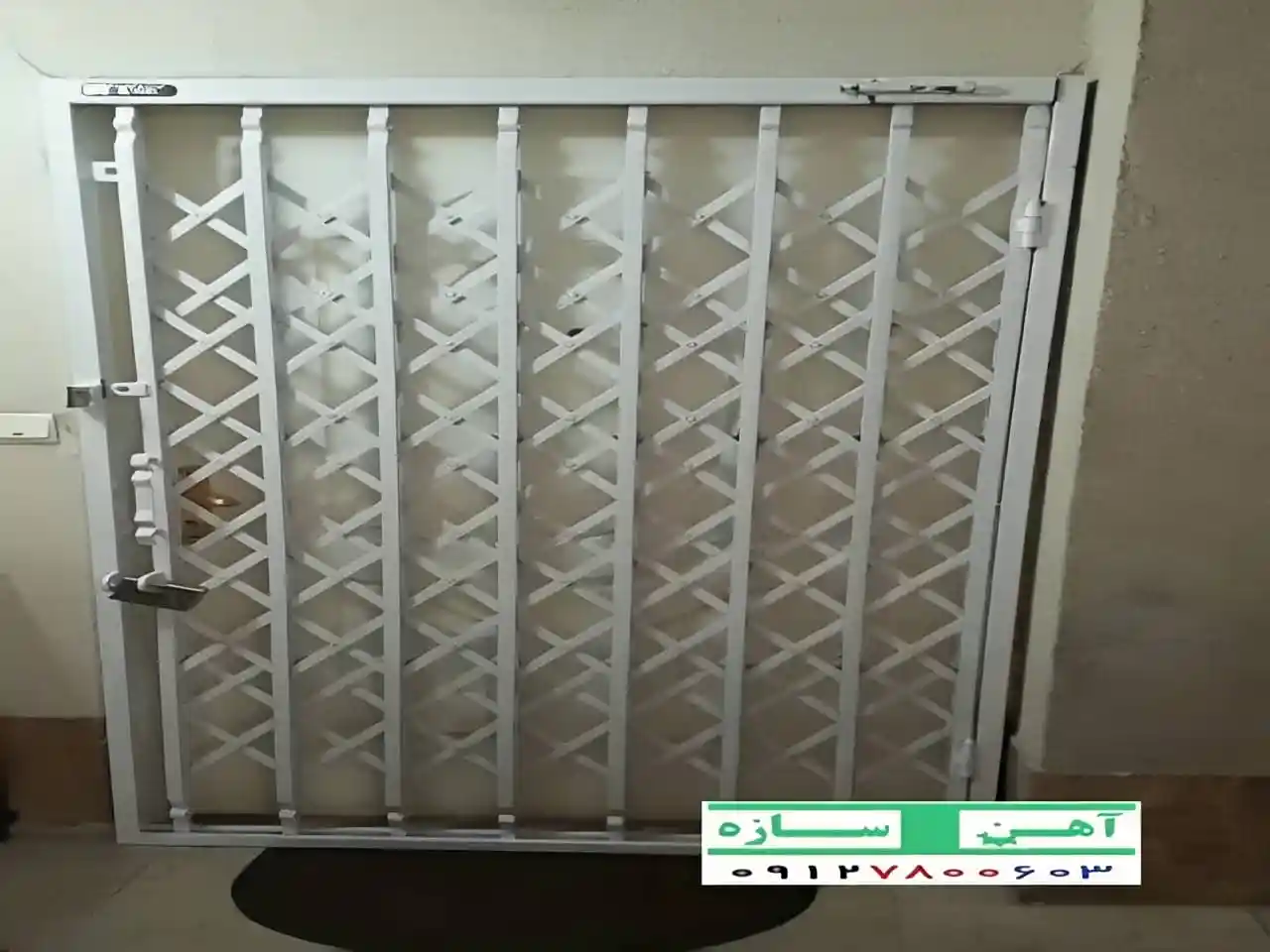 حفاظ درب آکاردئونی