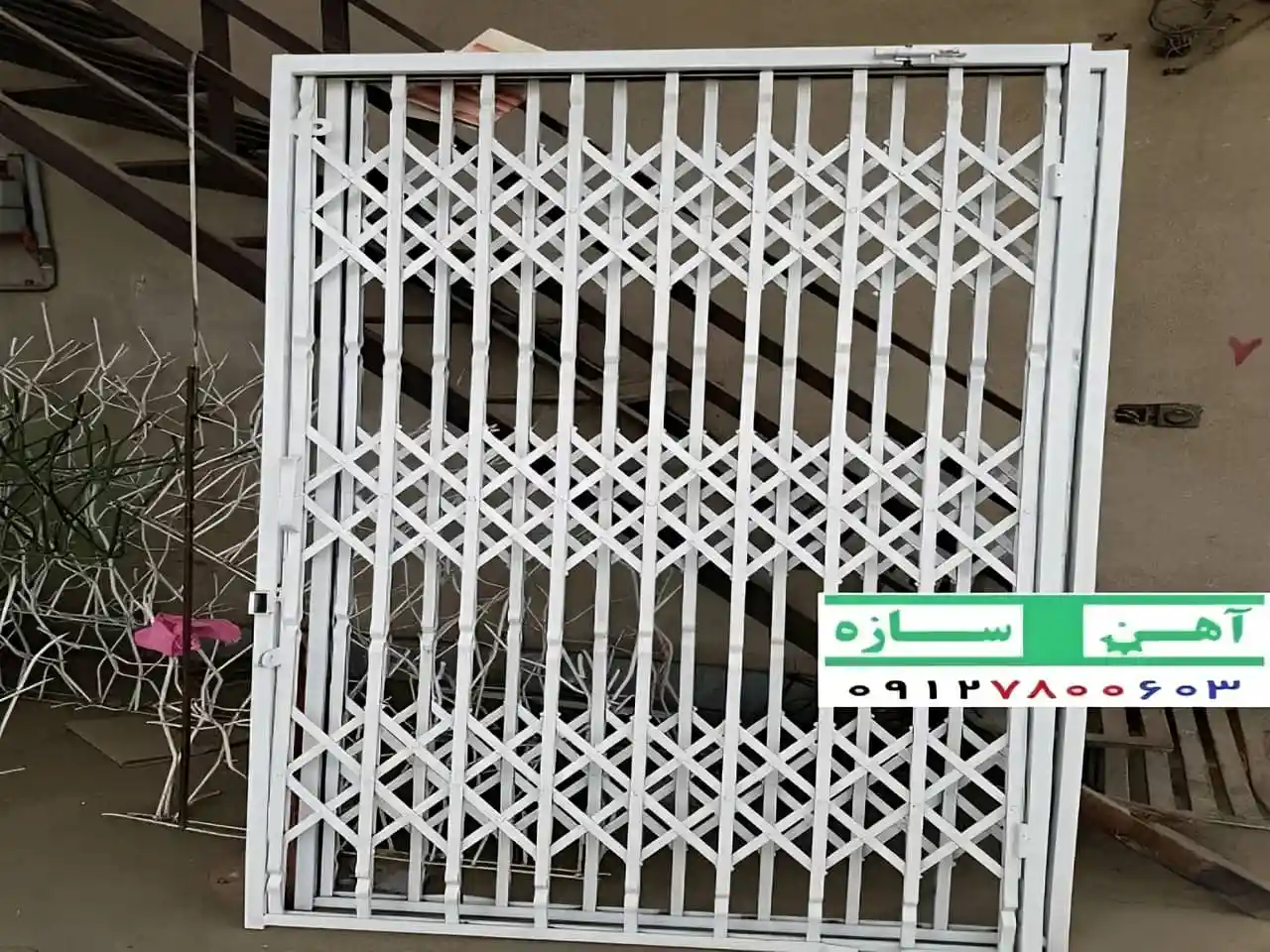 حفاظ درب آکاردئونی