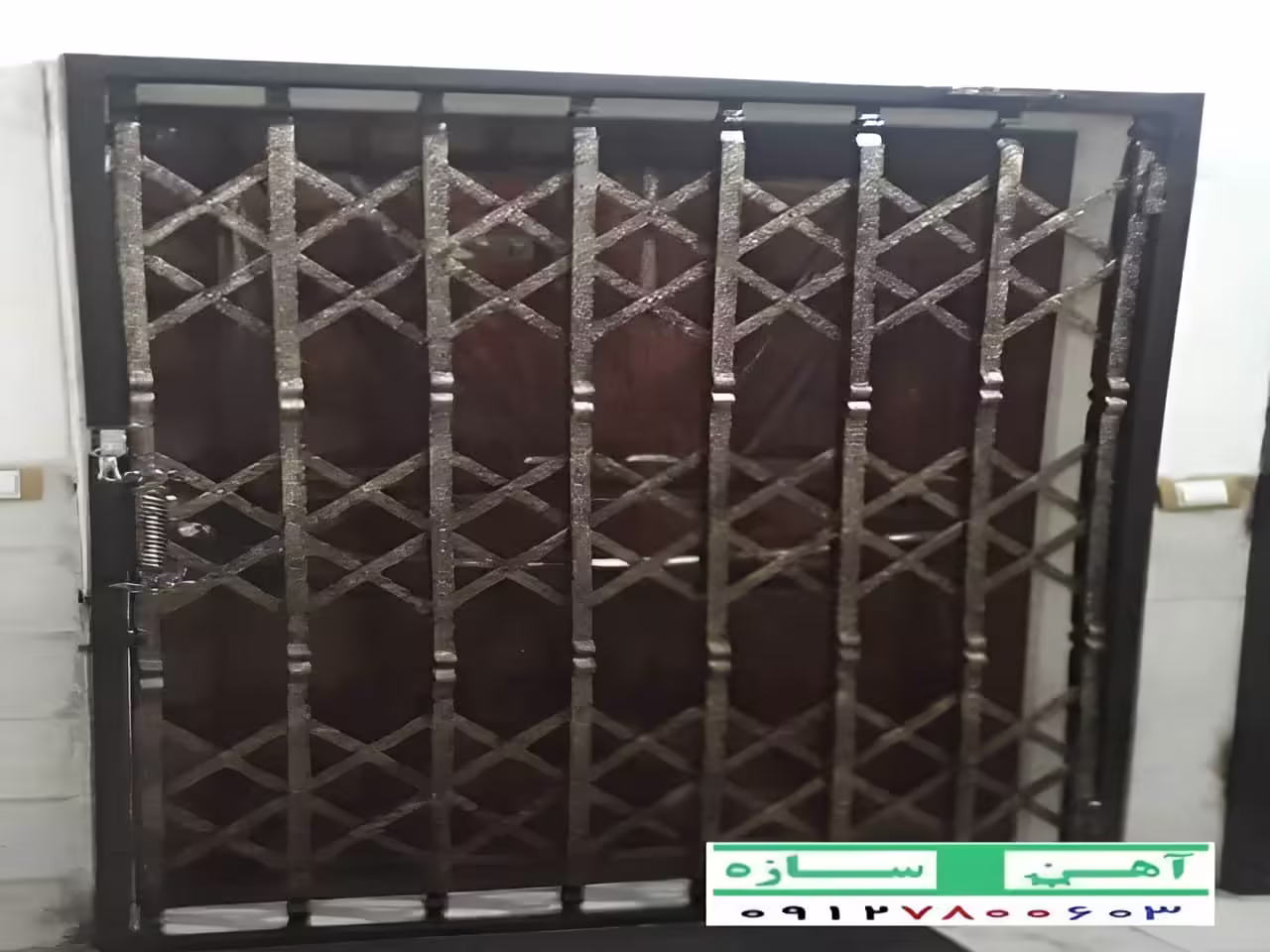حفاظ درب آکاردئونی