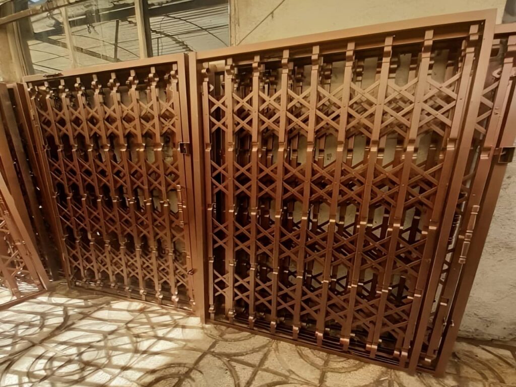 عکس درب آکاردئونی