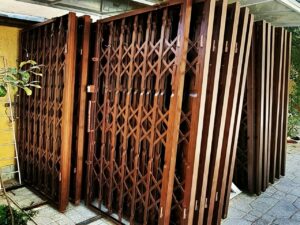 حفاظ آهنی در میدان فردوسی