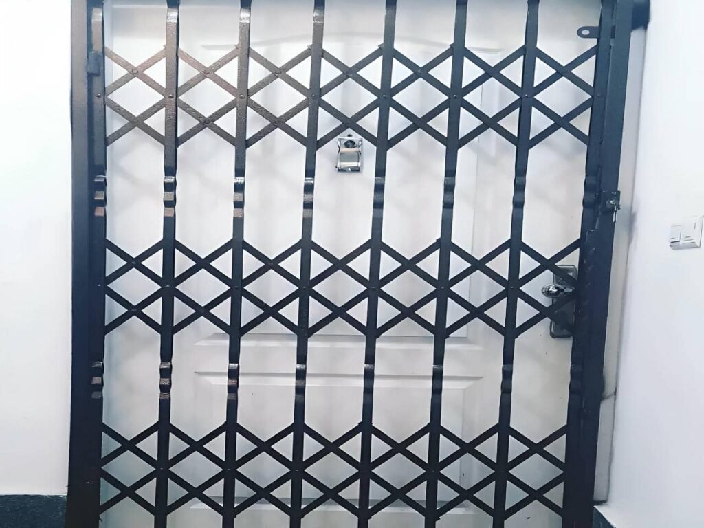نصب و ساخت درب آکاردئونی