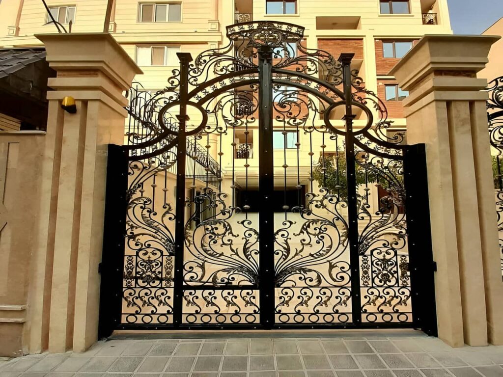 درب فرفورژه ورودی ساختمان