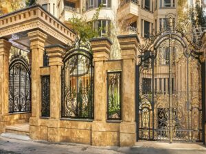 درب حیاط فرفورژه در رامسر