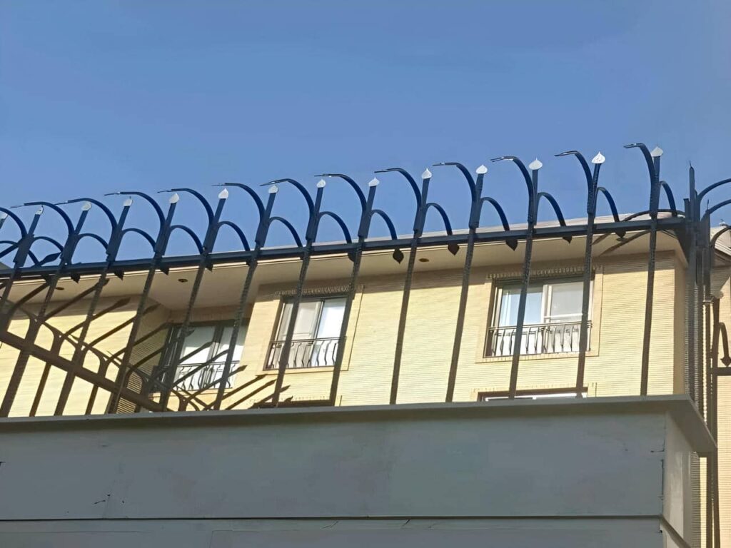 حفاظ آهنی در اقدسیه
