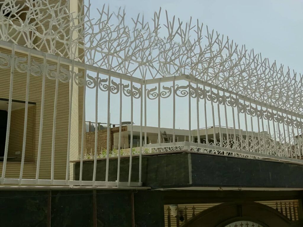 حفاظ فلزی دیوار حیاط ویلا