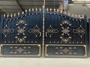 درب حیاط فرفورژه در اردبیل