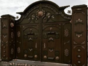 درب حیاط فرفورژه در بندر دیلم