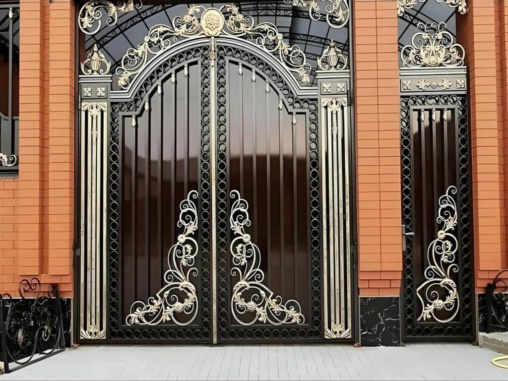 چرا درب حیاط ویلایی فرفورژه انتخاب مناسبی است؟