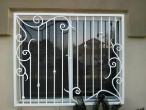 اندازه گیری پنجره برای نصب حفاظ