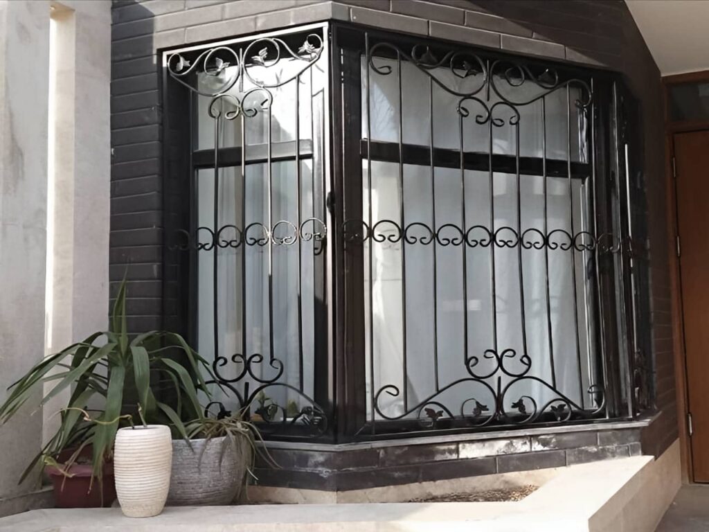 حفاظ آهنی در کردستان