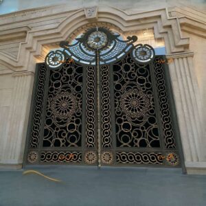 درب ورساچه ماشین رو و نفر رو – درب مدرن کلاسیک ویلا