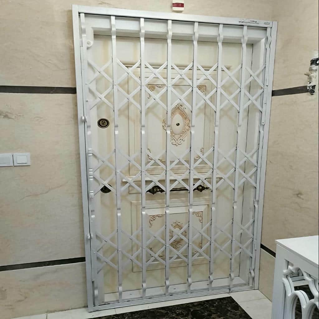 درب آکاردئونی در آبسرد