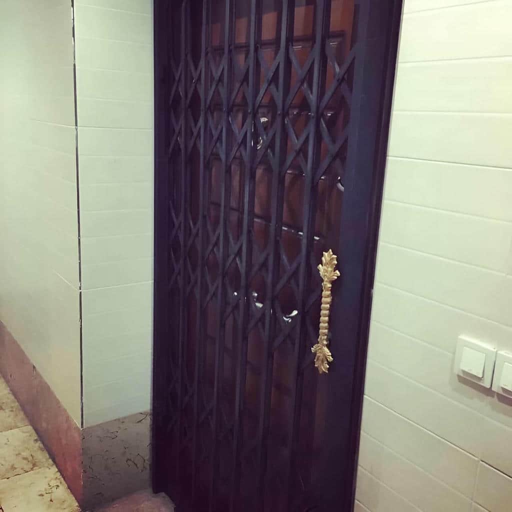 درب آکاردئونی در فیروزکوه