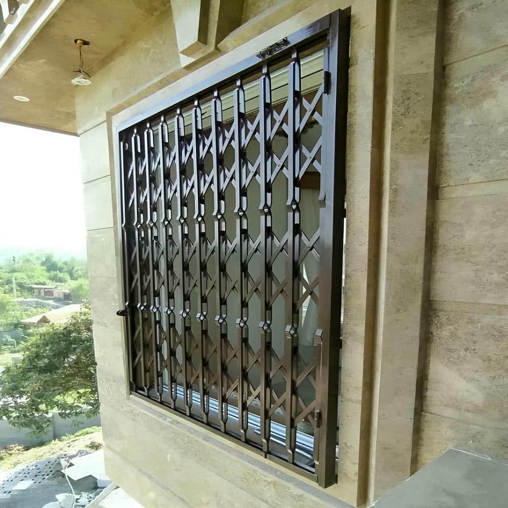 نصب درب آکاردئونی چهارگل در سنندج