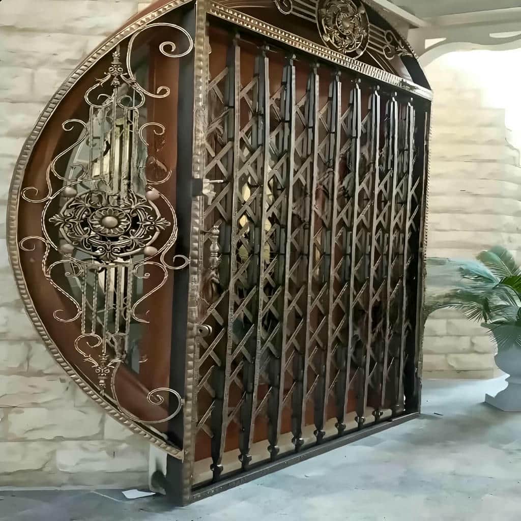 درب آکاردئونی در قائمشهر