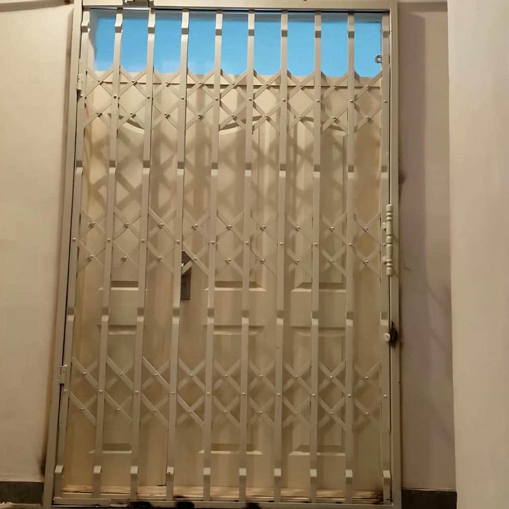 نصب درب آکاردئونی چهارگل در فشم
