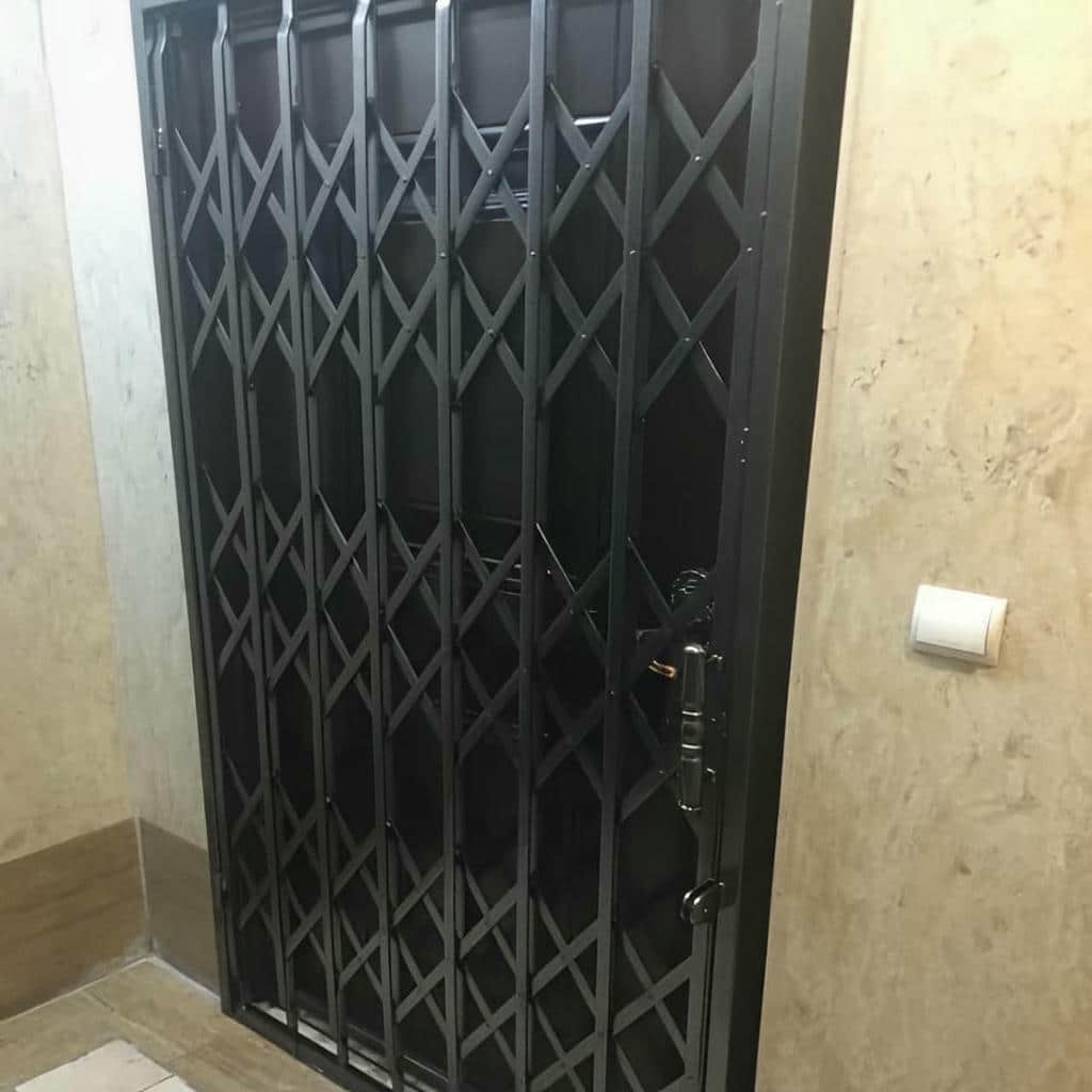 کارخانه درب آکاردئونی آهنی در قائمشهر