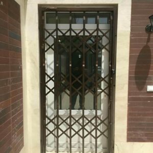 درب آکاردئونی حفاظ آکاردئون در گلستان