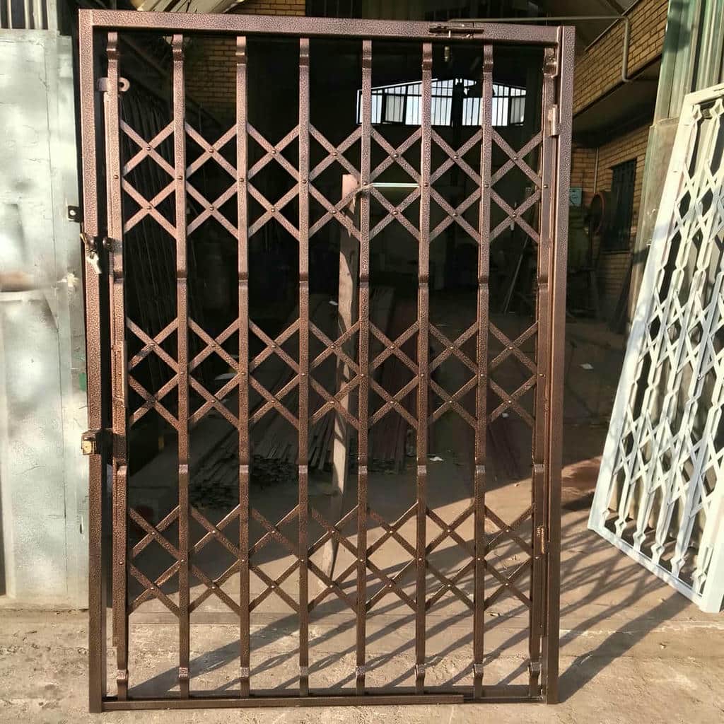 درب آکاردئونی در گرگان
