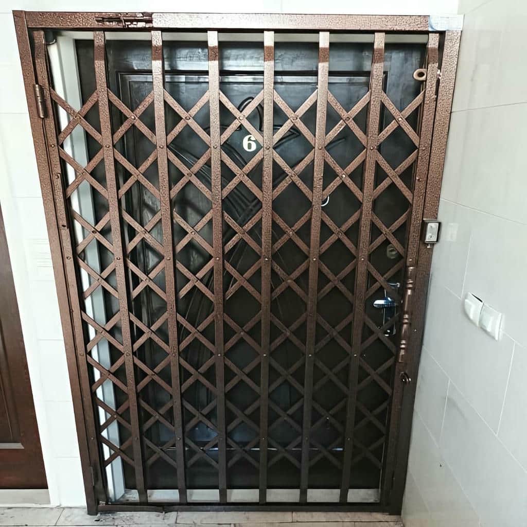 قیمت درب آکاردئونی سه گل در بندر لنگه