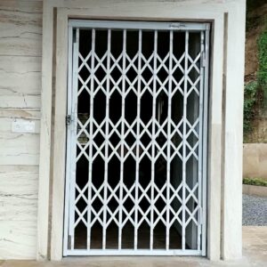 درب آکاردئونی در چالوس