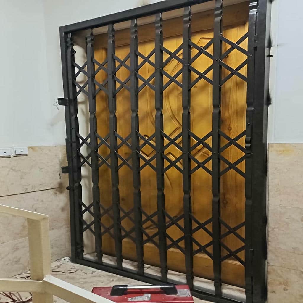 کارخانه درب آکاردئونی آهنی در اراک