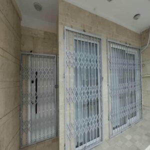 درب آکاردئونی در رفسنجان