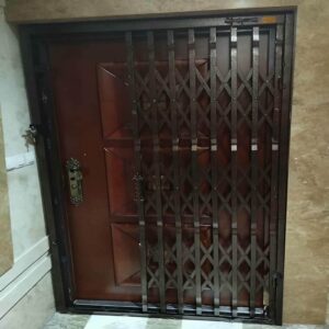 درب آکاردئونی در قم