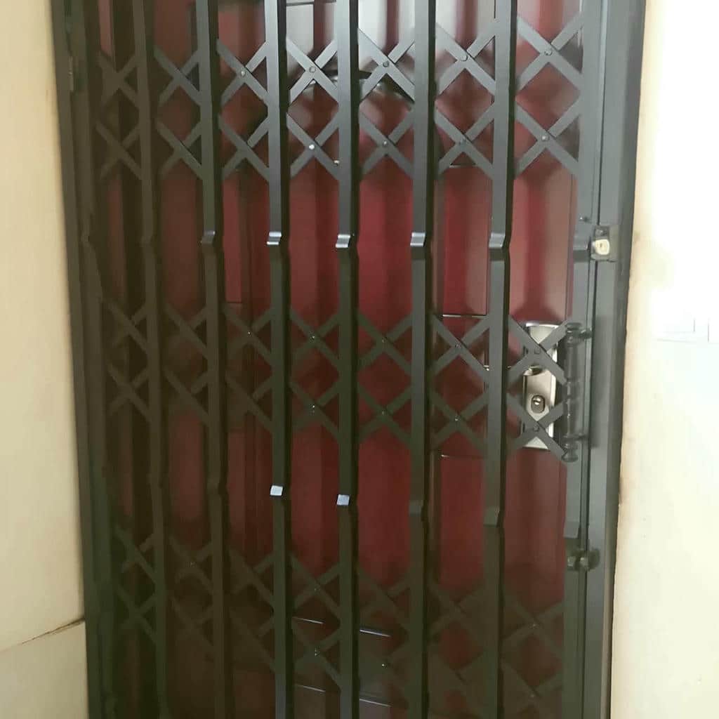 درب آکاردئونی در اراک