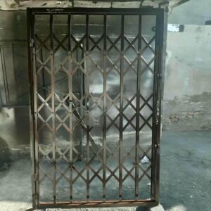 درب آکاردئونی در سنندج