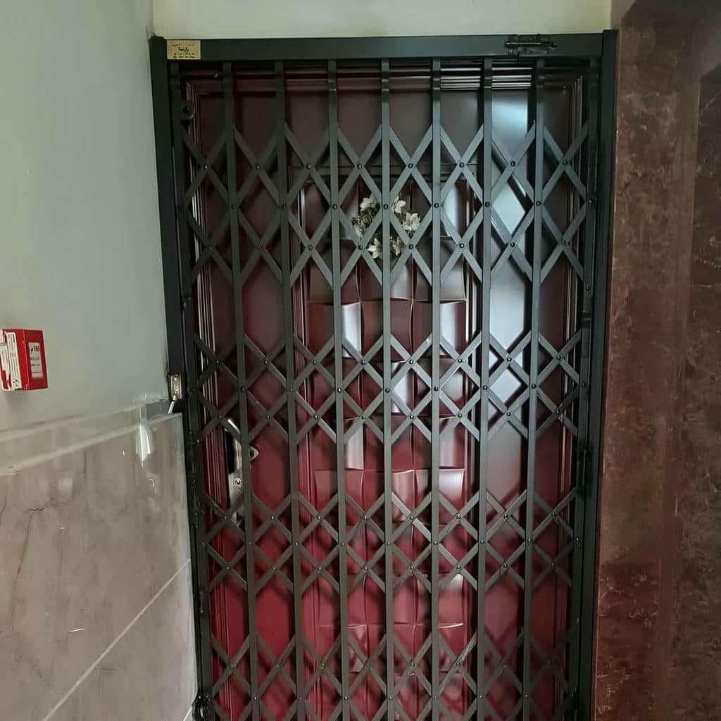 نصب درب آکاردئونی چهارگل در دماوند