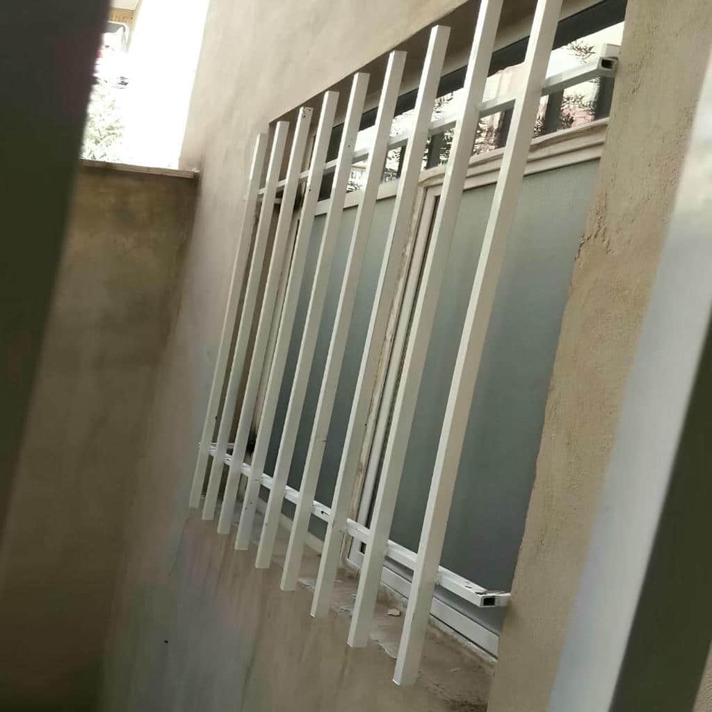نصب نرده و حفاظ پنجره طرح مربعی در مازندران