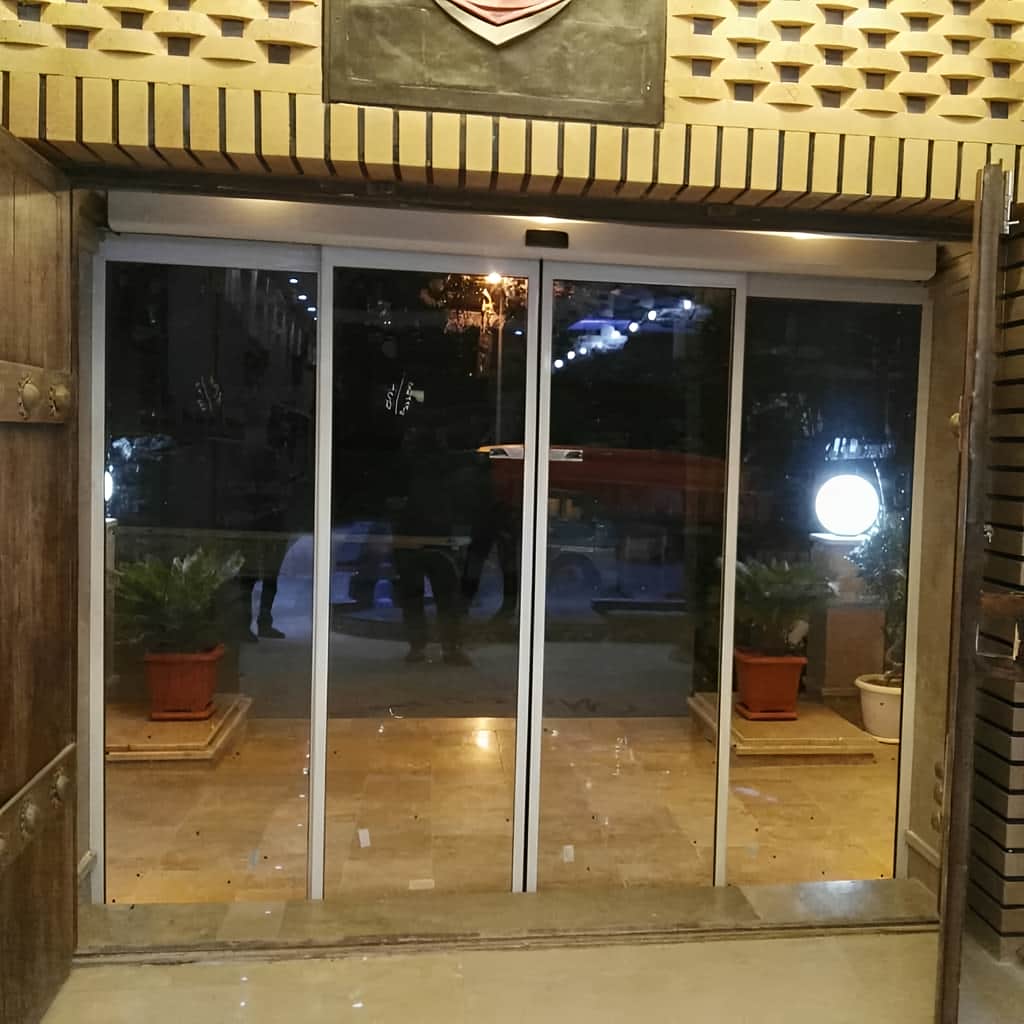 درب اتوماتیک تلسکوپی با قفل