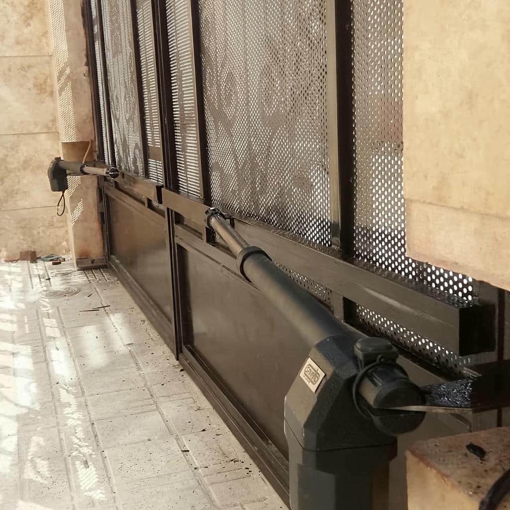 جک دربازکن پارکینگی با پایه جوشکاری شده روی ستون