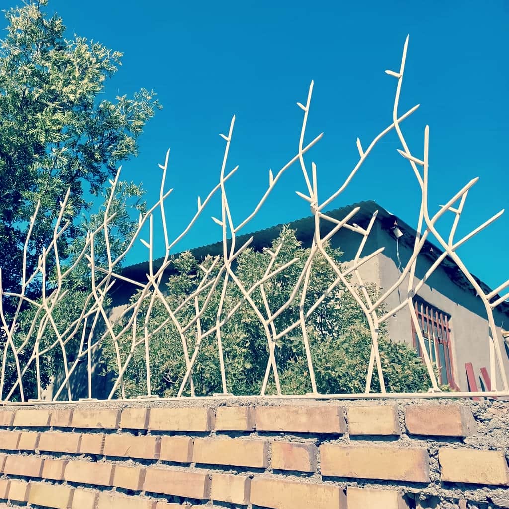 حفاظ شاخ گوزنی با رنگ مقاوم روی بدنه فلزی