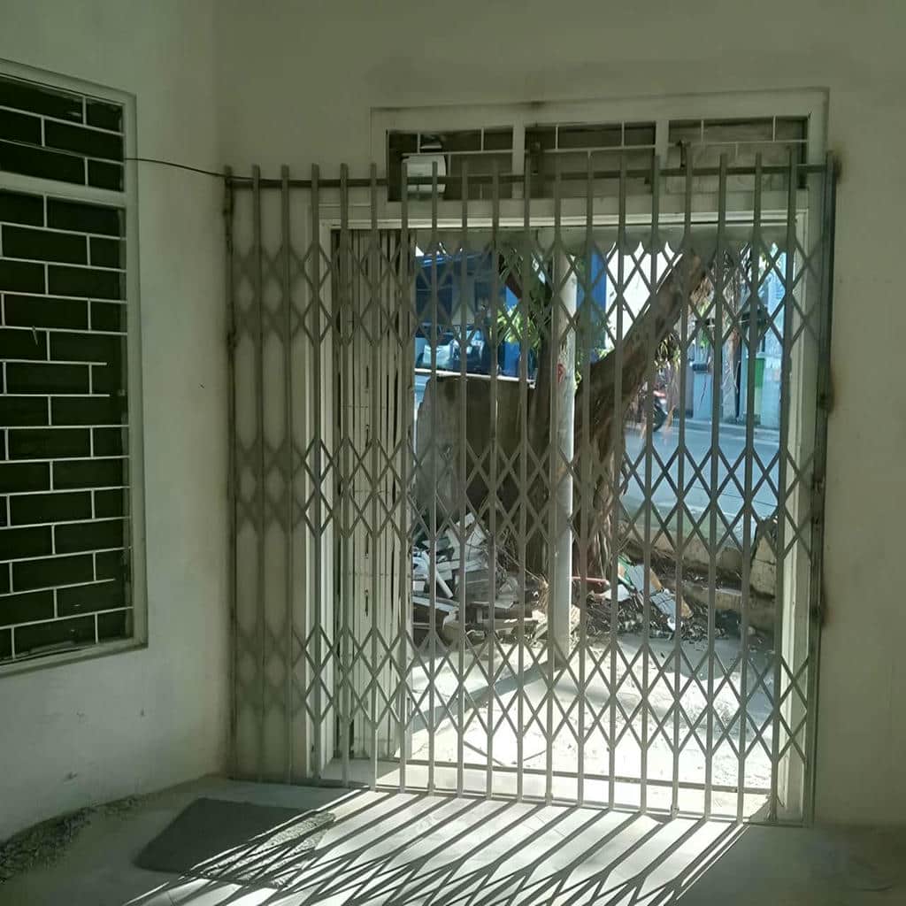 درب آکاردئونی فلزی آپارتمان با ریل روان فلزی