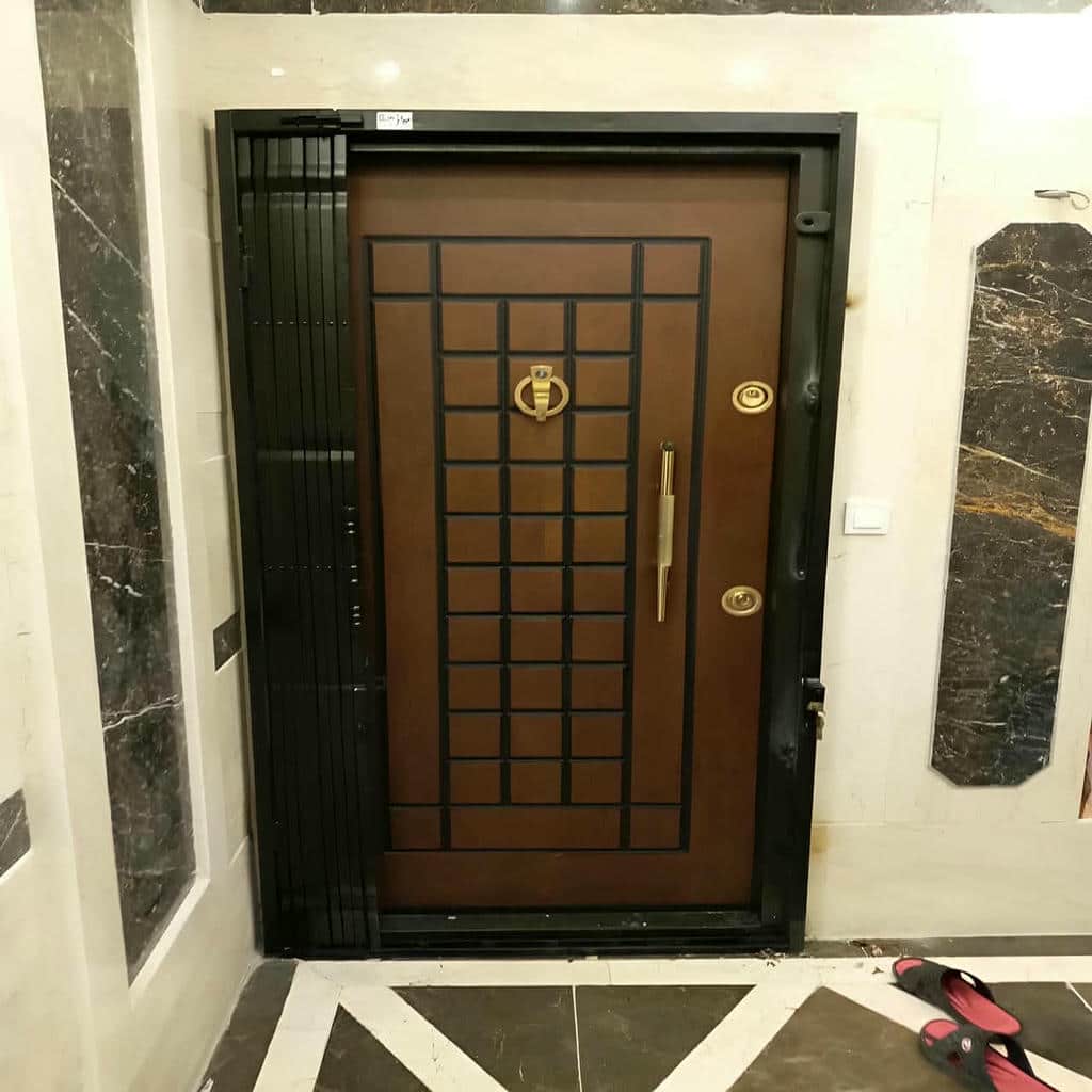 درب آکاردئون با رنگ بندی هماهنگ