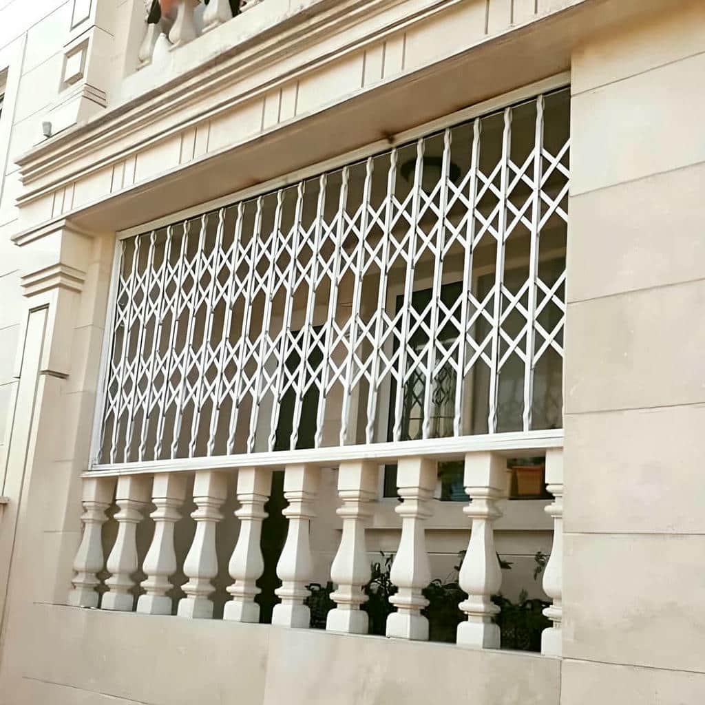 محافظ آکاردئونی با جوشکاری صنعتی روی قاب فلزی