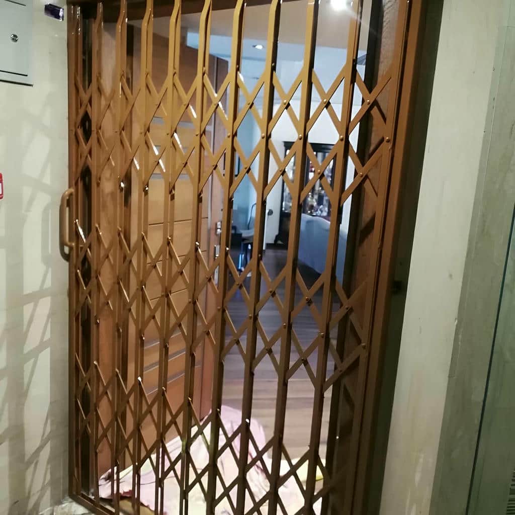 درب آکاردئونی داخل منزل با جوشکاری تمیز اتصالات
