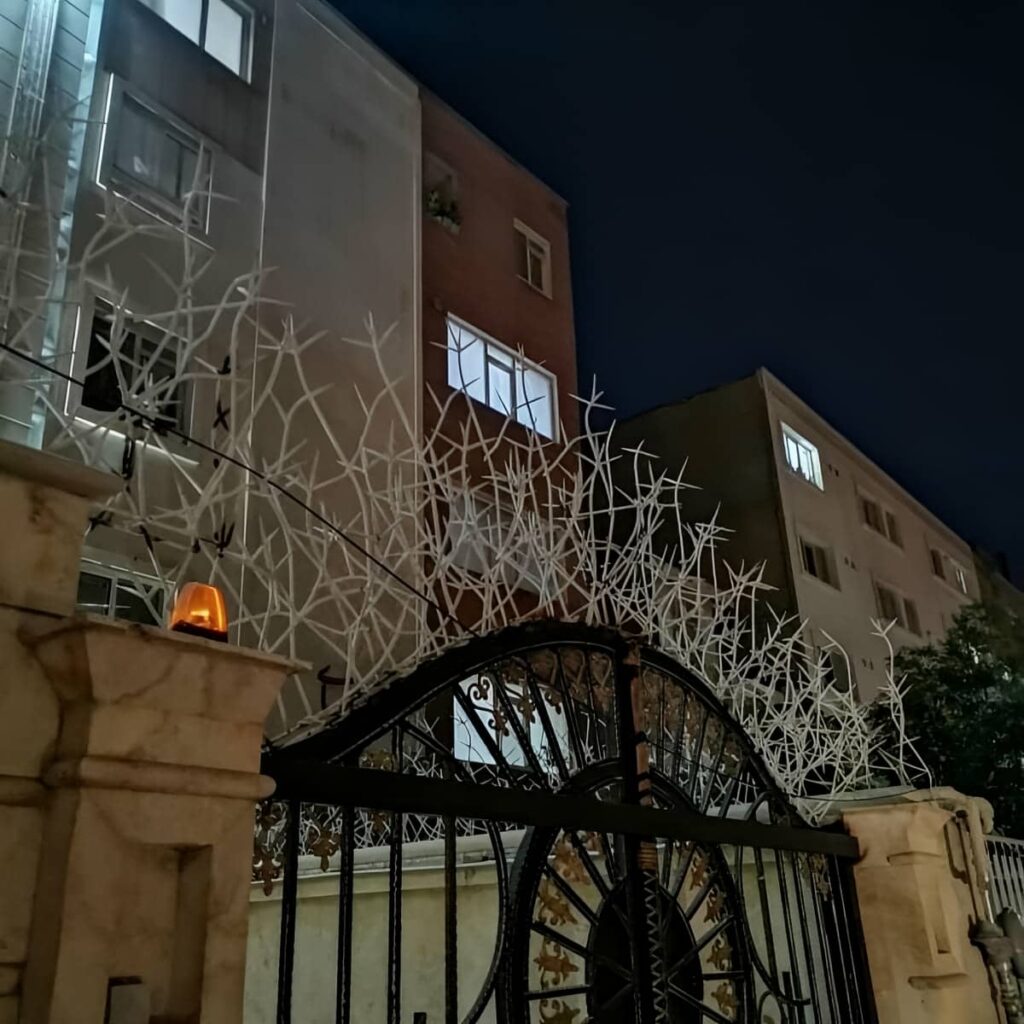 حفاظ دیوار با رنگ کوره ای یکنواخت