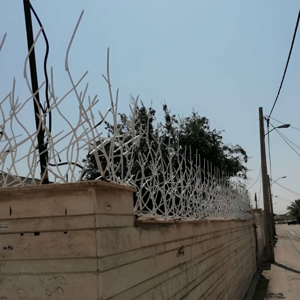 حفاظ دیوار با اتصال محکم روی دیوار