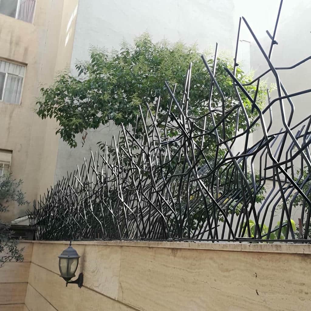 حفاظ آهنی دیوار حیاط با جوشکاری محکم
