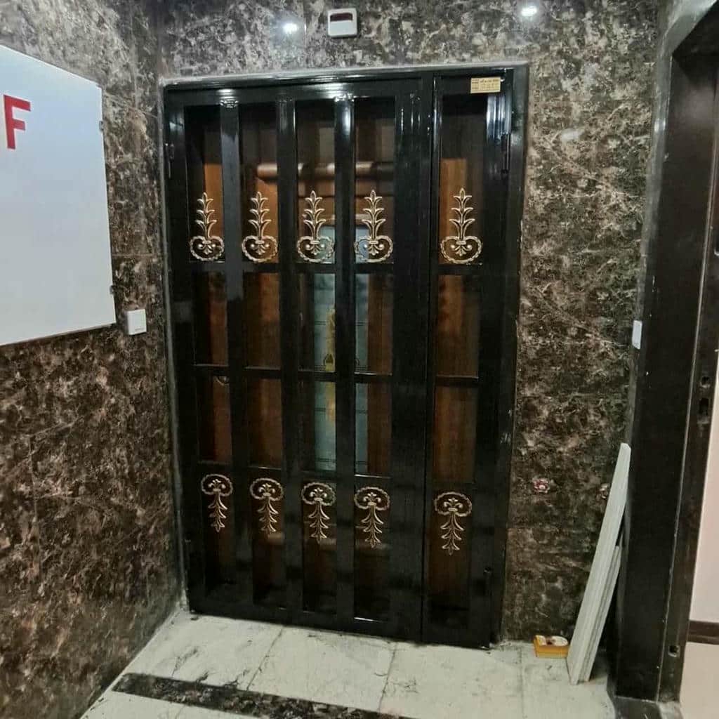 حفاظ فلزی درب آپارتمان با فریم تراز ورودی