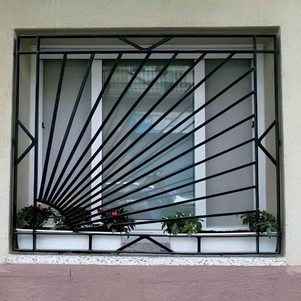 قاب پنجره فرفورژه آهنی با طرح کلاسیک