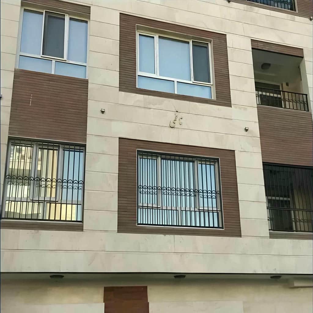 حفاظ و نرده پنجره با قوطی پروفیل آهنی با رنگ پوششی بادوام
