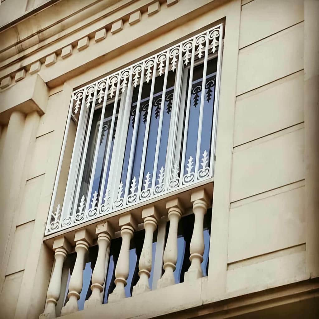 نرده حفاظ پنجره با جوشکاری پیوسته روی فریم اصلی