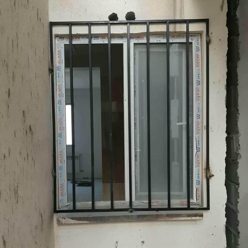 حفاظ پنجره دوجداره با رنگ پوششی بادوام