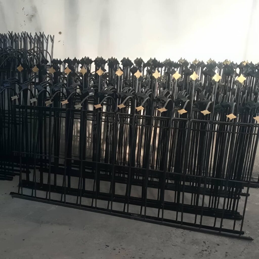 نرده حفاظ دیوار با مدل ساده و مدرن